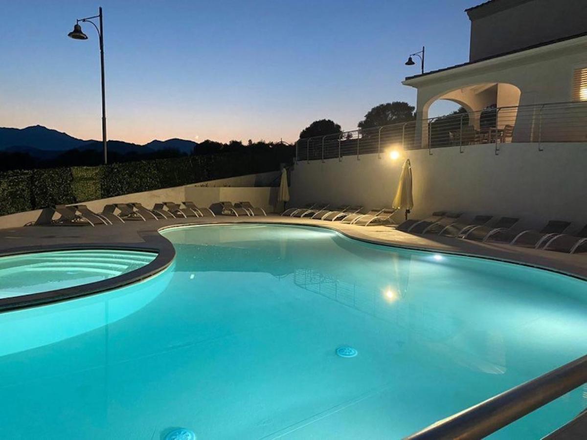 Residence Sardegnasummer Li Mori Будони Екстериор снимка