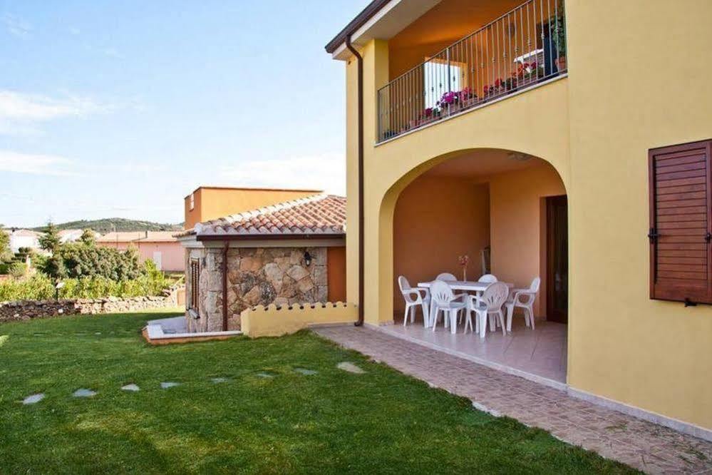 Residence Sardegnasummer Li Mori Будони Екстериор снимка
