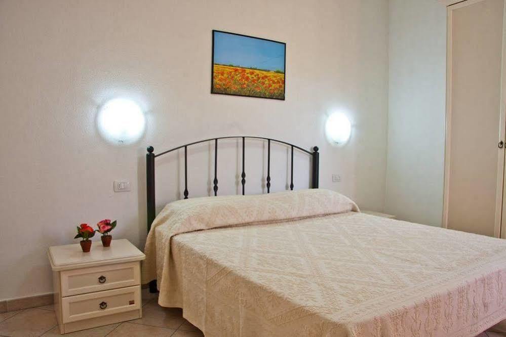 Residence Sardegnasummer Li Mori Будони Екстериор снимка